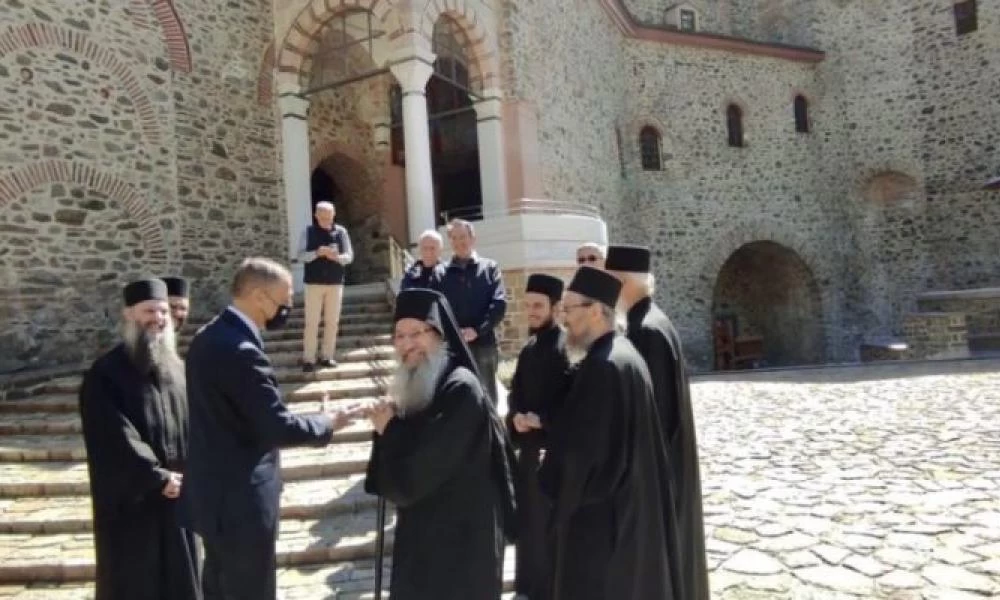 Στο Άγιο Όρος ο ΥΦΕΘΑ Αλκ. Στεφανής: Η Υπεραγία Θεοτόκος προστατεύει τις Ένοπλες Δυνάμεις